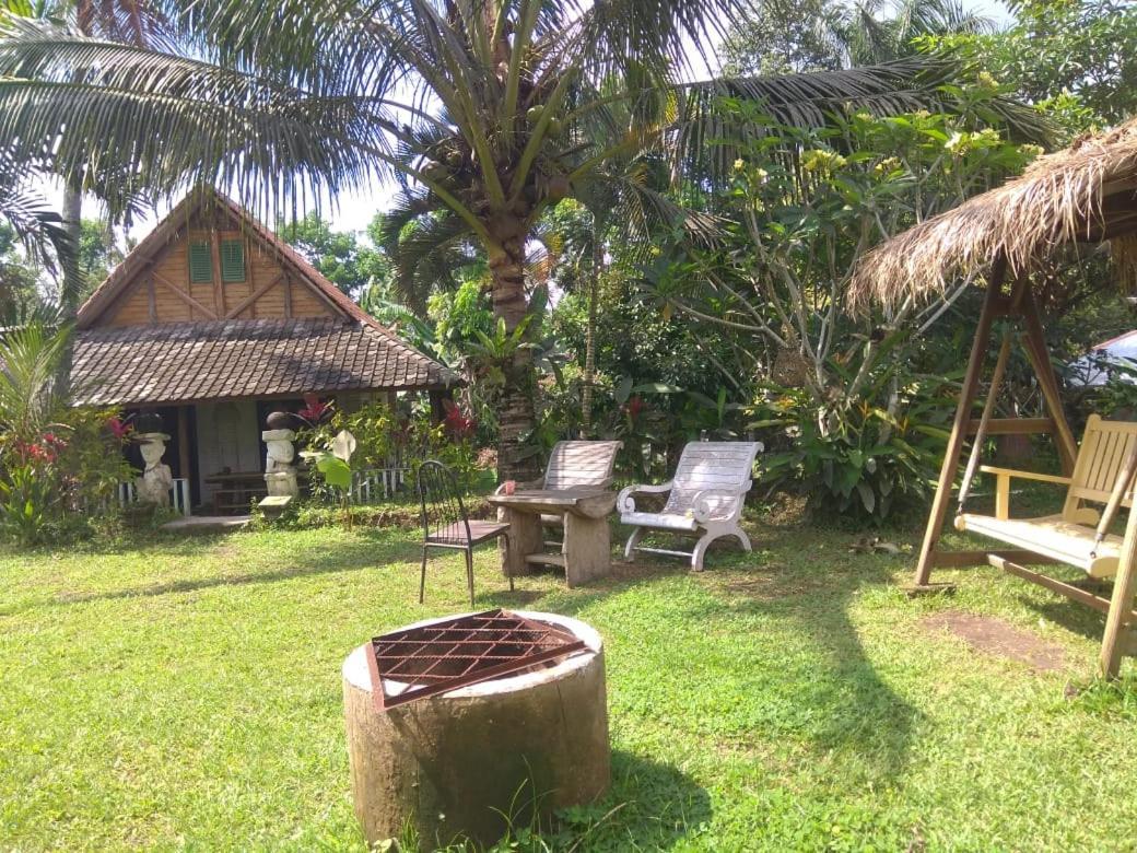 Hakiki Inn Bungalows Tetebatu Exteriör bild