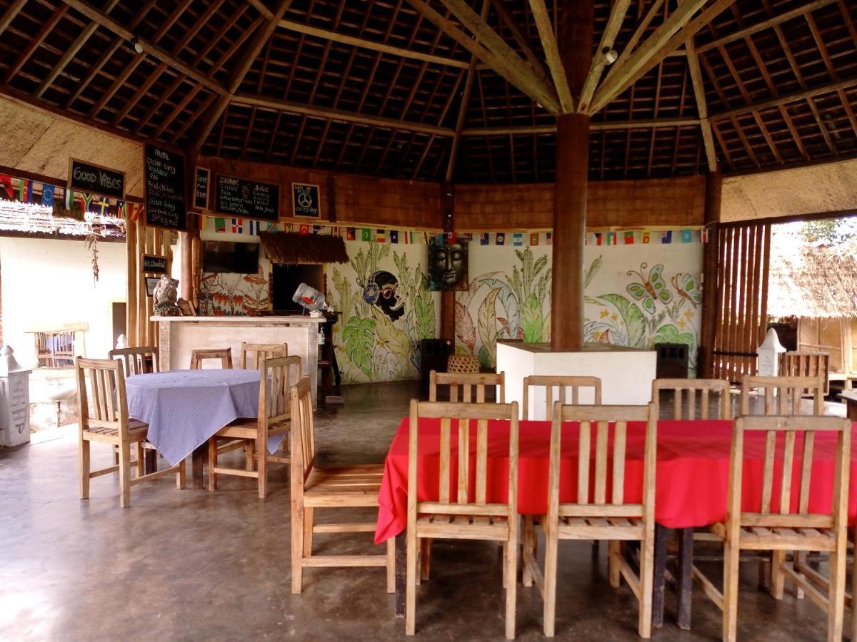 Hakiki Inn Bungalows Tetebatu Exteriör bild