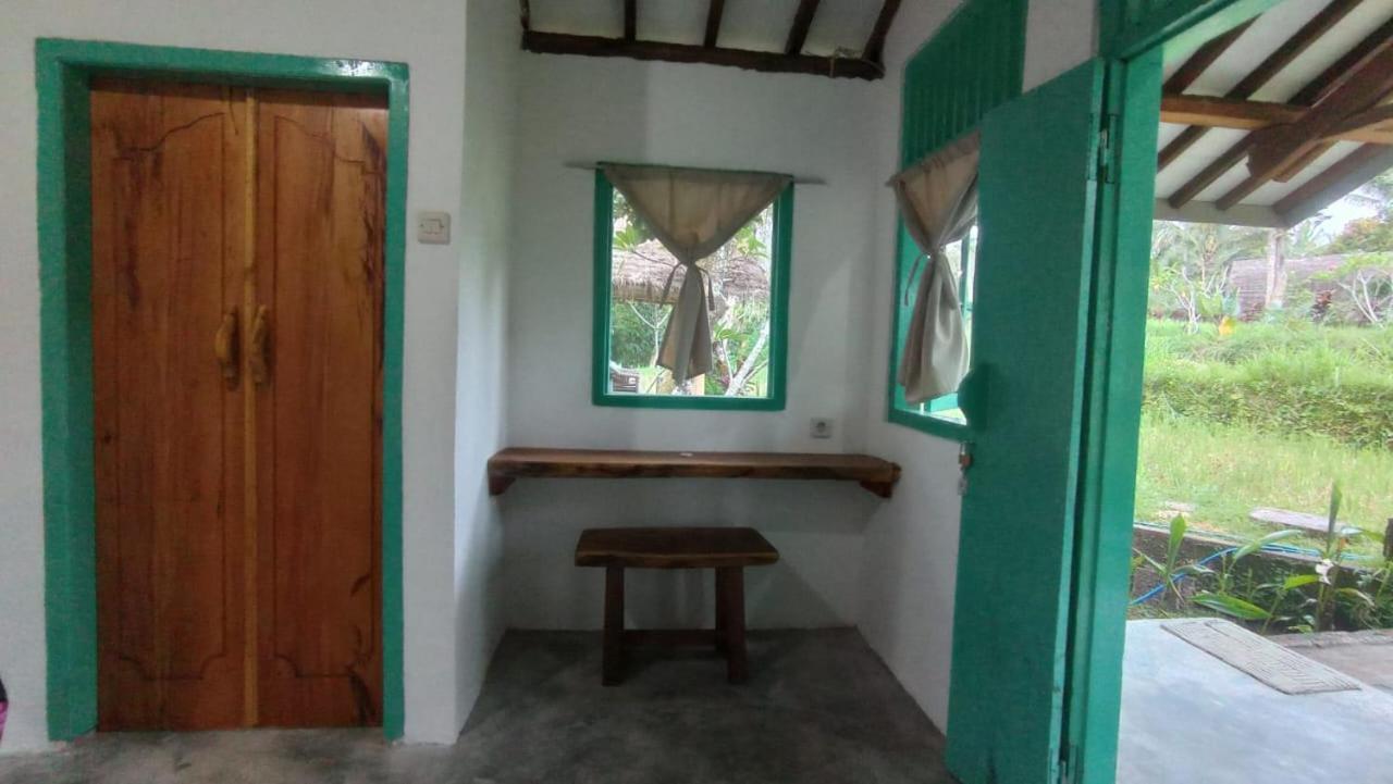 Hakiki Inn Bungalows Tetebatu Exteriör bild
